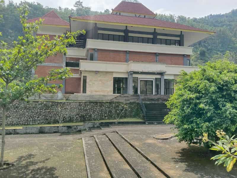 Sewa Aset Ruangan Rest Area Anjungan Cerdas Trenggalek, - Pacar, Nglinggis, Tugu, Kab. Trenggalek